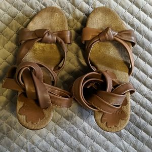 💙3 for $20 Brown leather wedge with suede